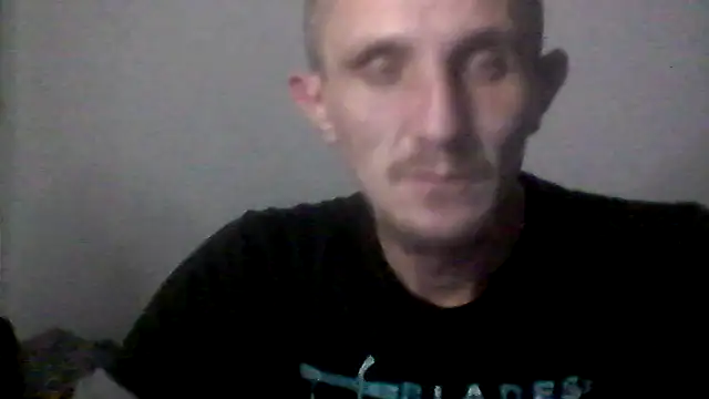 Snapshot of Twolatte chatting on December 3, 2025, 10:52 pm Twolatte online show from December 3, 2025, 10:52 pm