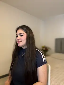 Snapshot of Isabella_LaRue chatting on April 23, 2026, 10:01 pm Isabella LaRue online show from April 23, 2026, 10:01 pm