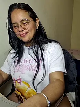 Miss  kendra  online show from November 1, 2025, 2:57 am