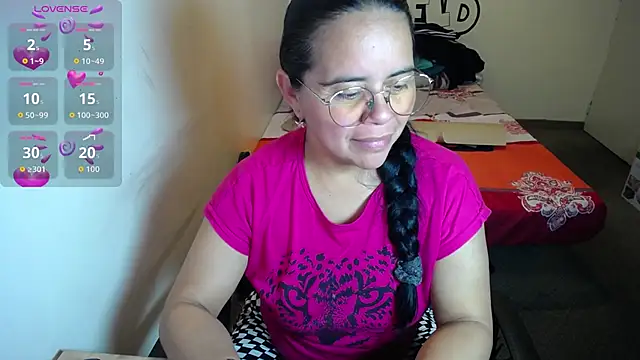 Snapshot of Miss__kendra_ chatting on February 5, 2026, 1:43 am Miss kendra online show from February 5, 2026, 1:43 am