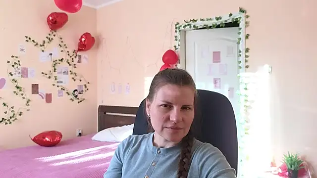 Mirabelle Velvet online show from March 9, 2026, 4:49 am