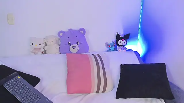 LucieAngels online show from March 27, 2026, 9:53 am