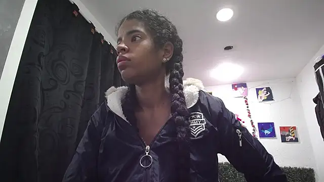 thianahorny online show from April 14, 2026, 12:33 pm