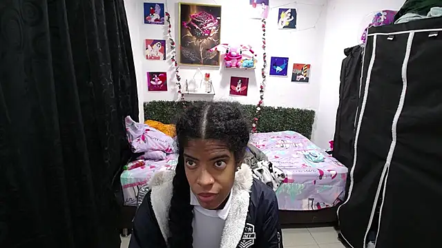 thianahorny online show from April 15, 2026, 12:45 pm