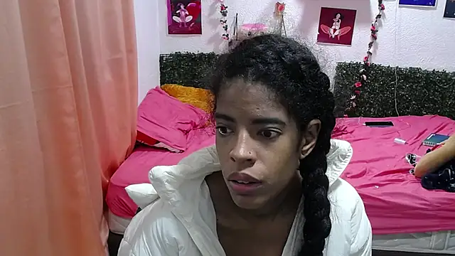 Snapshot of thianahorny chatting on May 3, 2026, 4:02 pm thianahorny online show from May 3, 2026, 4:02 pm