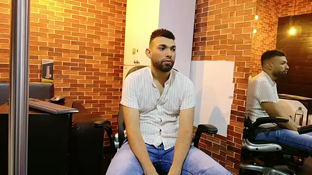 onlymen2025 online show from October 21, 2025, 7:58 pm