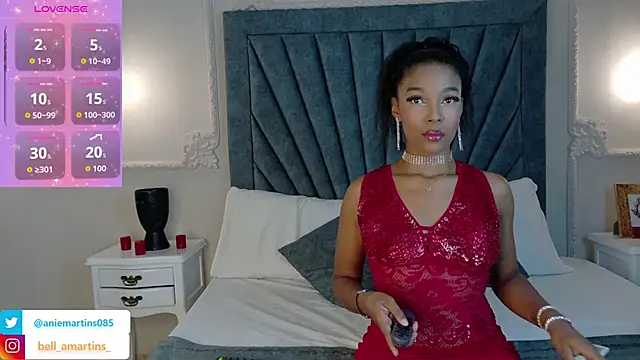 Bella-Torres online show from October 30, 2025, 3:30 am