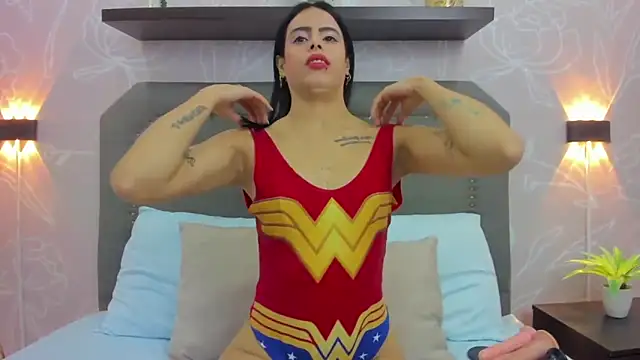 laura maite  online show from November 15, 2025, 12:13 pm