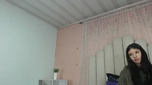 Snapshot of SweetRenata_ chatting on January 10, 2026, 11:23 am SweetRenata online show from January 10, 2026, 11:23 am