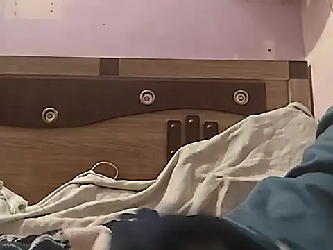 Snapshot of vickymtrb chatting on December 21, 2025, 7:21 pm vickymtrb online show from December 21, 2025, 7:21 pm