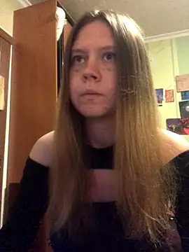 LunaVirelle online show from October 17, 2025, 9:17 pm