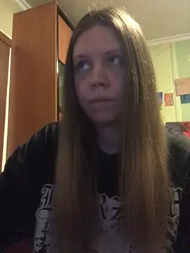 LunaVirelle online show from April 28, 2026, 5:51 pm