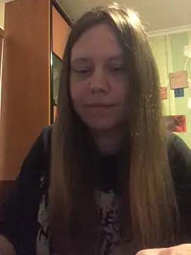 LunaVirelle online show from May 5, 2026, 7:55 pm