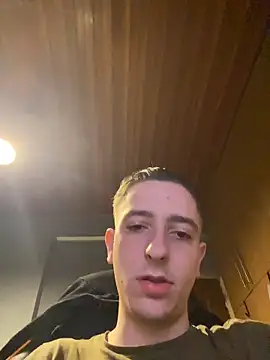 Snapshot of Asimako chatting on October 11, 2025, 5:39 am Asimako online show from October 11, 2025, 5:39 am