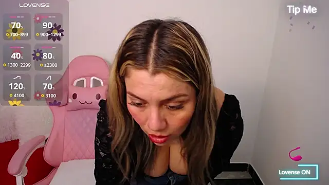 Isabella wish1 online show from November 7, 2025, 8:09 pm