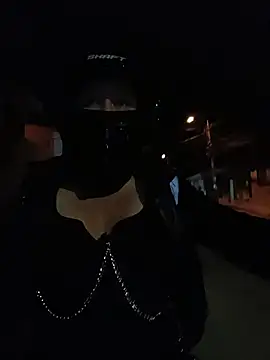 Scarlet Aura online show from November 8, 2025, 5:29 am