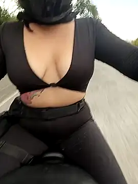 Scarlet Aura online show from November 9, 2025, 9:24 pm