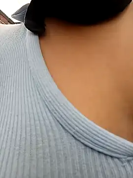 Scarlet Aura online show from November 21, 2025, 8:51 pm