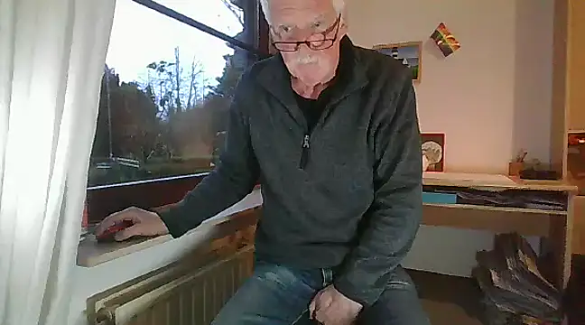 Snapshot of super-snoopy chatting on January 26, 2025, 3:25 pm super-snoopy online show from January 26, 2025, 3:25 pm