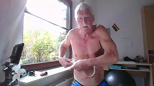 Snapshot of super-snoopy chatting on October 12, 2025, 8:46 am super-snoopy online show from October 12, 2025, 8:46 am