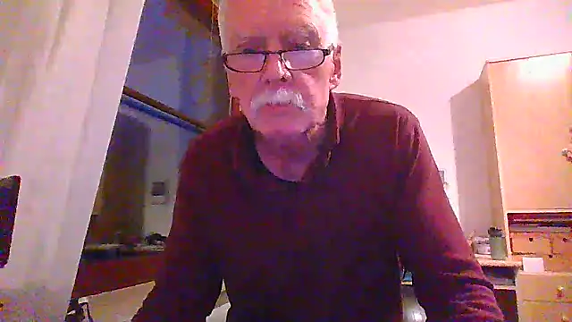 Snapshot of super-snoopy chatting on November 24, 2025, 3:45 pm super-snoopy online show from November 24, 2025, 3:45 pm