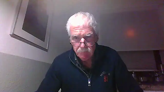 Snapshot of super-snoopy chatting on December 4, 2025, 5:10 pm super-snoopy online show from December 4, 2025, 5:10 pm