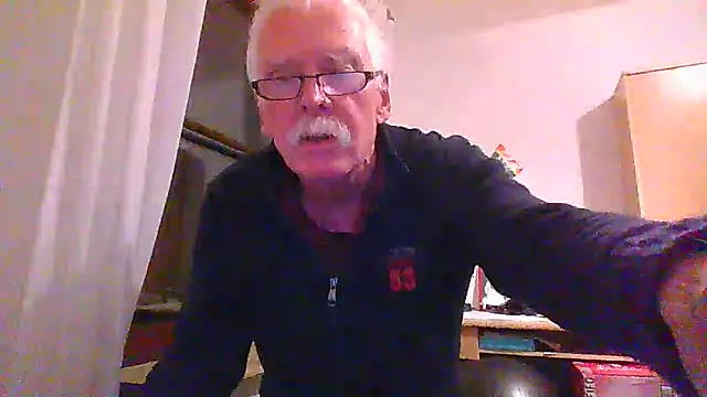 Snapshot of super-snoopy chatting on December 16, 2025, 4:01 pm super-snoopy online show from December 16, 2025, 4:01 pm