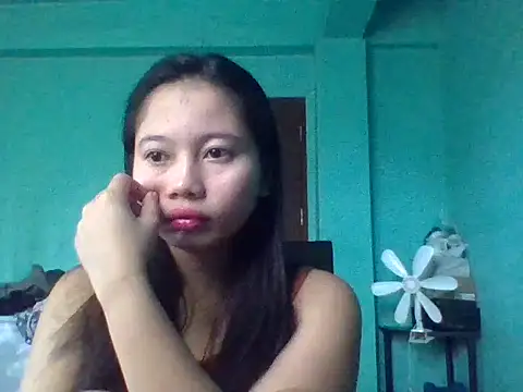 Baby girl0516 online show from October 13, 2025, 2:22 am