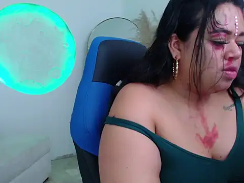 oliviia cute online show from November 1, 2025, 4:58 am