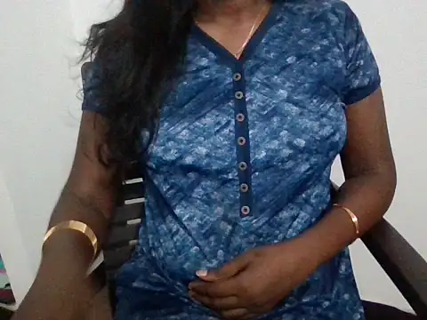 Snapshot of Tamilmallu-duskygirl03 chatting on October 23, 2025, 4:39 pm Tamilmallu-duskygirl03 online show from October 23, 2025, 4:39 pm