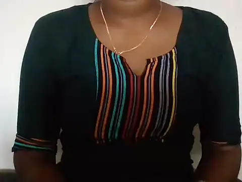 Snapshot of Tamilmallu-duskygirl03 chatting on November 1, 2025, 6:15 am Tamilmallu-duskygirl03 online show from November 1, 2025, 6:15 am