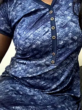 Snapshot of Tamilmallu-duskygirl03 chatting on November 9, 2025, 6:06 pm Tamilmallu-duskygirl03 online show from November 9, 2025, 6:06 pm