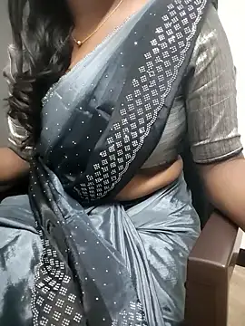 Snapshot of Tamilmallu-duskygirl03 chatting on November 25, 2025, 5:57 pm Tamilmallu-duskygirl03 online show from November 25, 2025, 5:57 pm