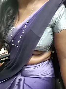 Snapshot of Tamilmallu-duskygirl03 chatting on April 20, 2026, 4:48 am Tamilmallu-duskygirl03 online show from April 20, 2026, 4:48 am