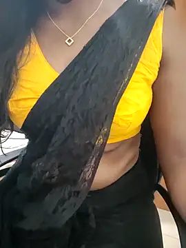 Snapshot of Tamilmallu-duskygirl03 chatting on April 28, 2026, 5:01 am Tamilmallu-duskygirl03 online show from April 28, 2026, 5:01 am