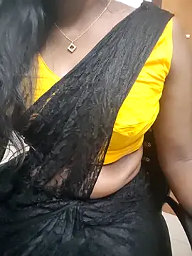 Snapshot of Tamilmallu-duskygirl03 chatting on April 29, 2026, 6:50 am Tamilmallu-duskygirl03 online show from April 29, 2026, 6:50 am