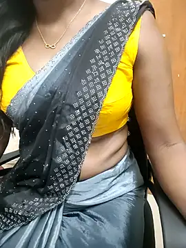Snapshot of Tamilmallu-duskygirl03 chatting on May 2, 2026, 5:01 am Tamilmallu-duskygirl03 online show from May 2, 2026, 5:01 am