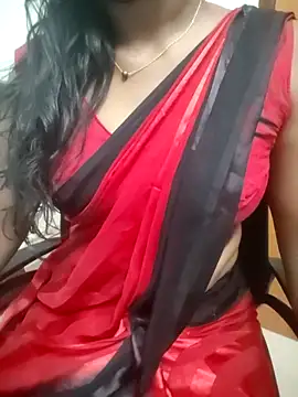 Snapshot of Tamilmallu-duskygirl03 chatting on May 9, 2026, 5:01 am Tamilmallu-duskygirl03 online show from May 9, 2026, 5:01 am