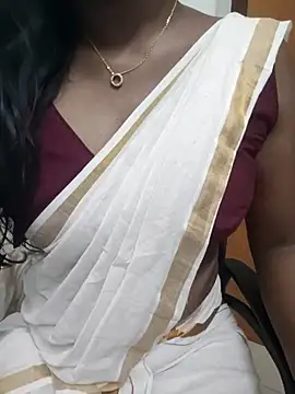 Snapshot of Tamilmallu-duskygirl03 chatting on May 17, 2026, 5:05 am Tamilmallu-duskygirl03 online show from May 17, 2026, 5:05 am