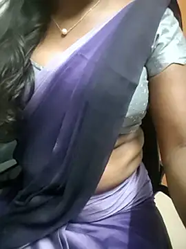 Snapshot of Tamilmallu-duskygirl03 chatting on May 25, 2026, 7:09 pm Tamilmallu-duskygirl03 online show from May 25, 2026, 7:09 pm