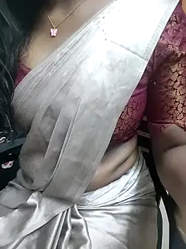 Snapshot of Tamilmallu-duskygirl03 chatting on May 28, 2026, 6:00 am Tamilmallu-duskygirl03 online show from May 28, 2026, 6:00 am