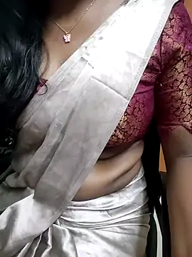 Snapshot of Tamilmallu-duskygirl03 chatting on May 28, 2026, 6:16 pm Tamilmallu-duskygirl03 online show from May 28, 2026, 6:16 pm