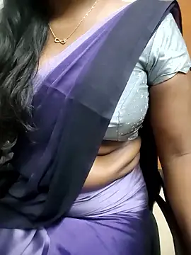 Snapshot of Tamilmallu-duskygirl03 chatting on May 31, 2026, 6:09 pm Tamilmallu-duskygirl03 online show from May 31, 2026, 6:09 pm