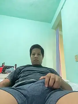 Snapshot of Lukein23 chatting on November 14, 2025, 11:35 pm Lukein23 online show from November 14, 2025, 11:35 pm