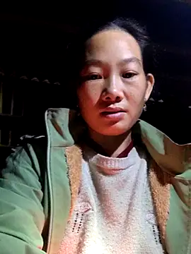 gio-thu online show from November 12, 2025, 2:23 am