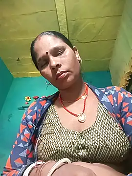 Snapshot of Rt_shreya chatting on December 1, 2025, 7:35 am Rt shreya online show from December 1, 2025, 7:35 am