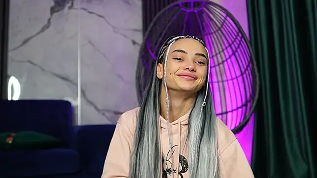 RachelRavee online show from October 26, 2025, 5:13 am