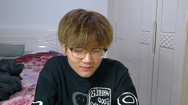 KK-cuteboy online show from February 5, 2026, 3:55 am