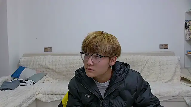 KK-cuteboy online show from February 21, 2026, 10:27 am