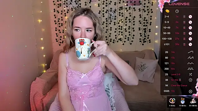 Snapshot of Evaa_Braunn chatting on November 15, 2025, 2:31 am Evaa Braunn online show from November 15, 2025, 2:31 am